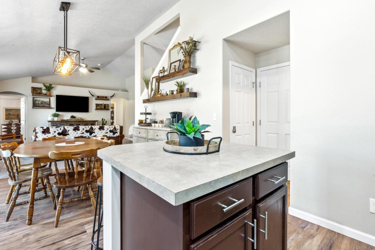 Southwestern Style 4 Bedroom Nampa Home Sleeps 16! 外观 照片