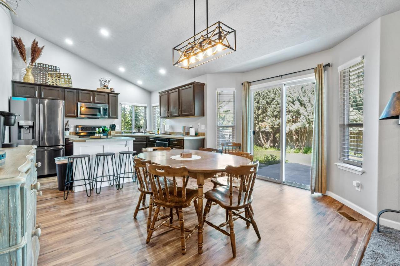 Southwestern Style 4 Bedroom Nampa Home Sleeps 16! 外观 照片