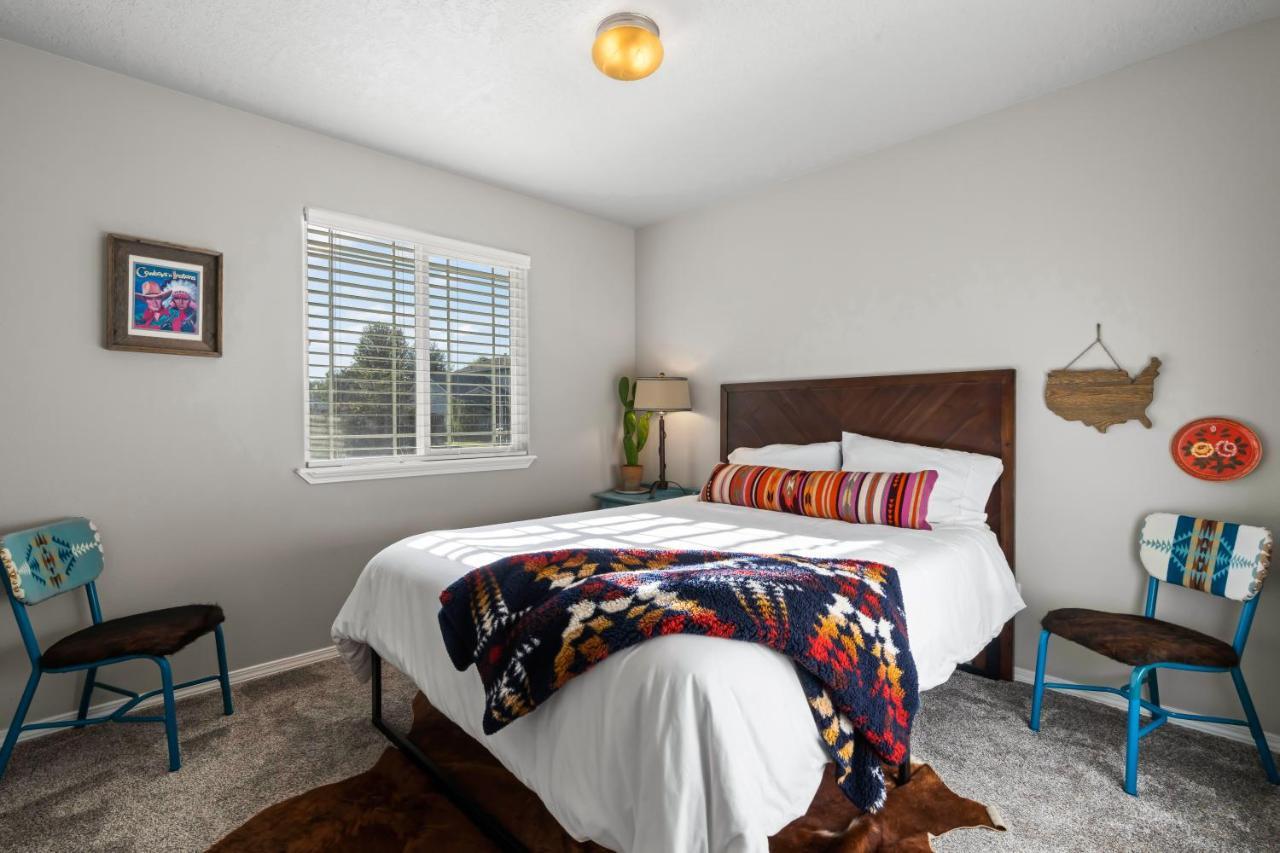 Southwestern Style 4 Bedroom Nampa Home Sleeps 16! 外观 照片