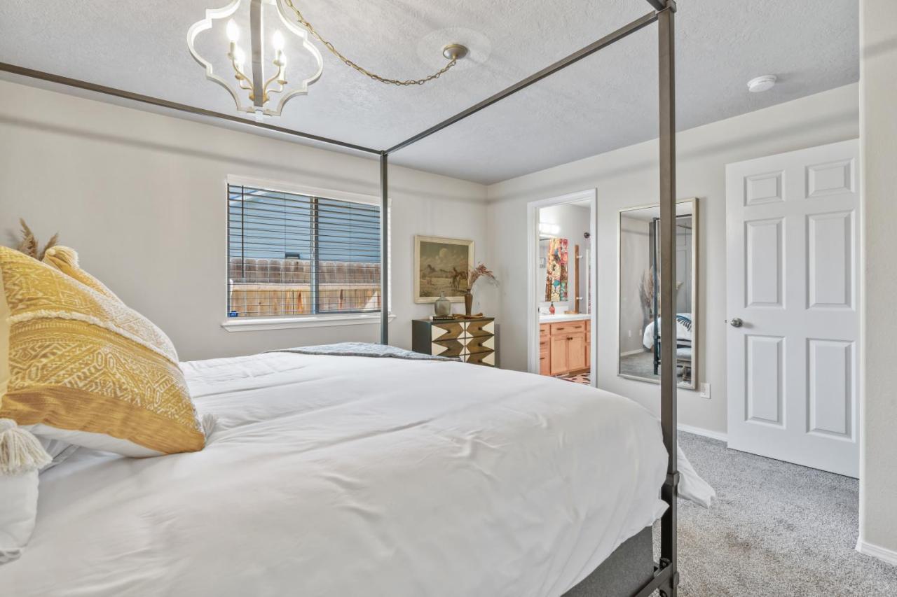 Southwestern Style 4 Bedroom Nampa Home Sleeps 16! 外观 照片